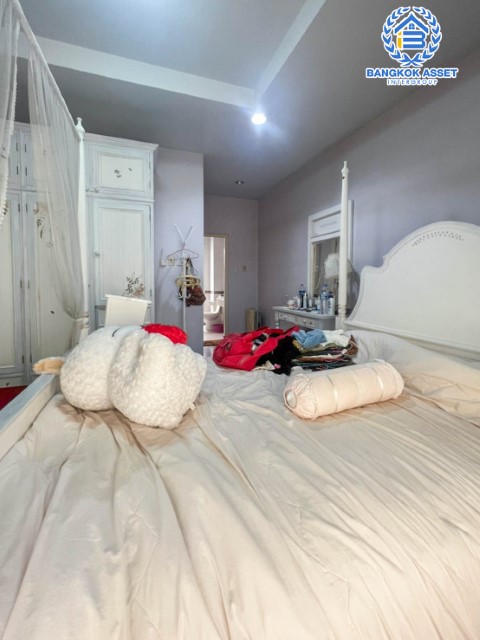 *****ทาวน์โฮมมือสองย่านกรุงเทพฯ ม.นนทรีเพลส พระราม5 เนื้อที่ 26 ตร.ว.  ฟังก์ชัน 4 ห้องนอน 4 ห้องน้ำ ที่จอดรถ 1 คัน บ้านกว้าง เฟอร์นิเจอร์ครบ! บนทำเลแห่งการเดินทาง ใกล้รถไฟฟ้าสายสีม่วง "สถานีแยกติวานนท์" จองเลย!